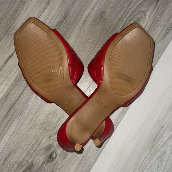 Red Checkered Pattern Sandals - Picture 3 of 5